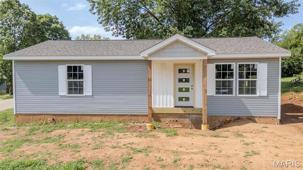 Photo of 400 Lindell Street, Fredericktown, MO 63645 (MLS # 26041730)
