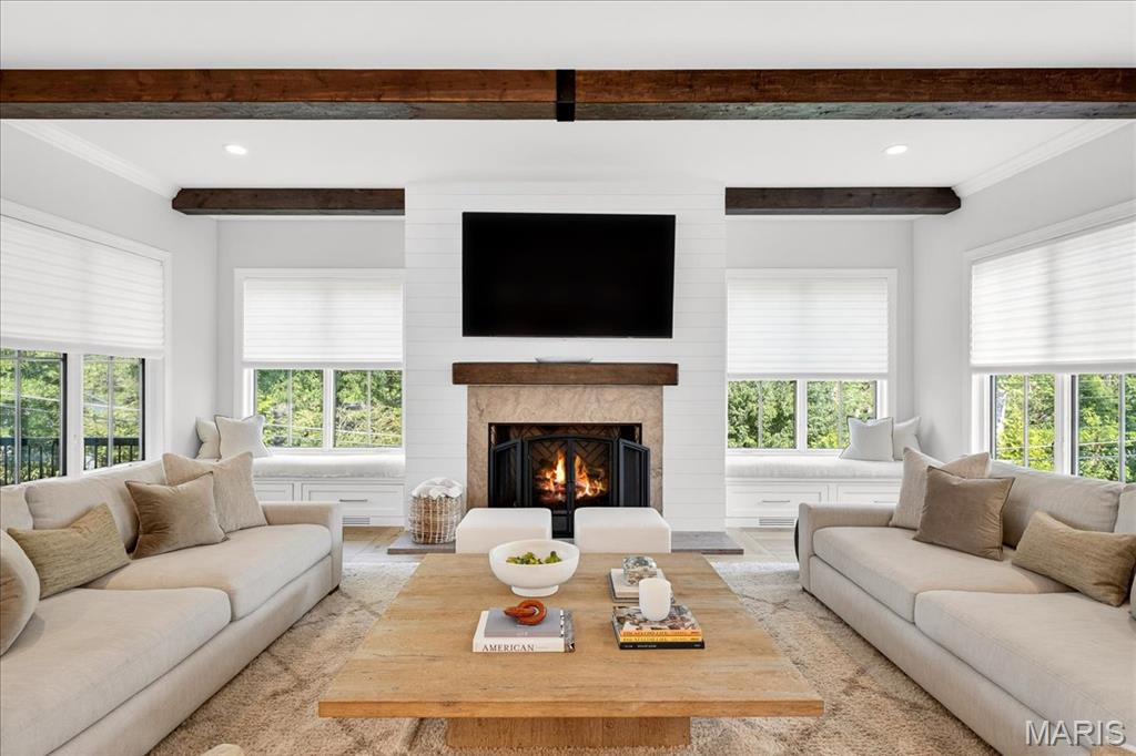 Des Peres, Missouri 63131, United States, 5 Bedrooms Bedrooms, ,5 BathroomsBathrooms,Residential,Active,195682