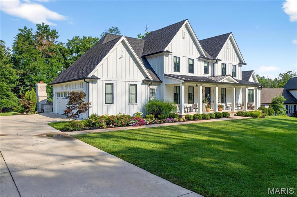 Des Peres, Missouri 63131, United States, 5 Bedrooms Bedrooms, ,5 BathroomsBathrooms,Residential,Active,195682