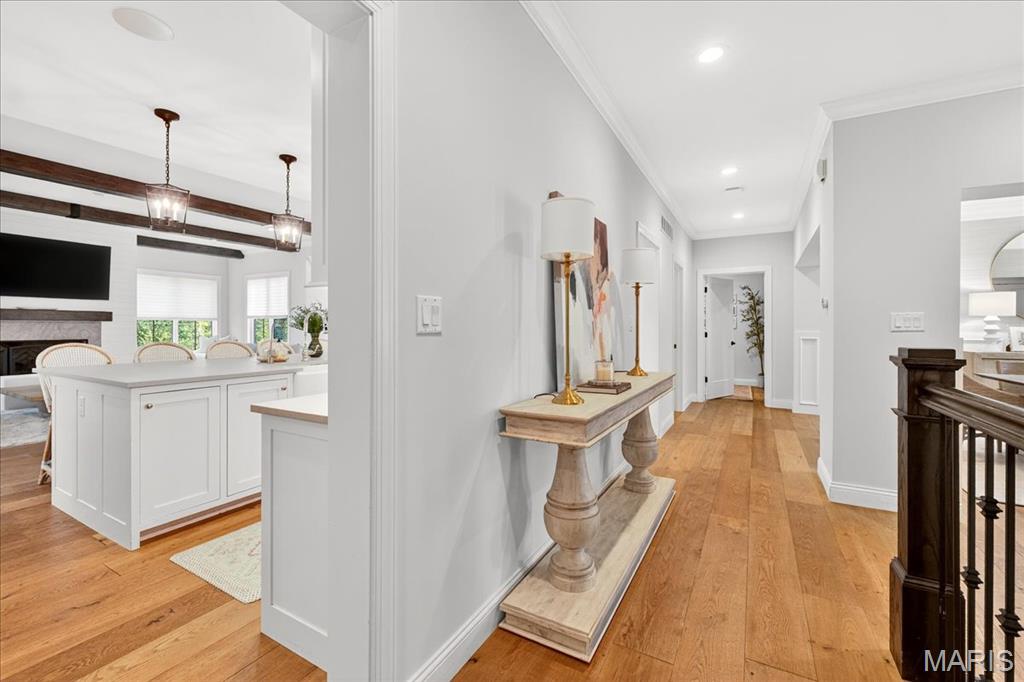 Des Peres, Missouri 63131, United States, 5 Bedrooms Bedrooms, ,5 BathroomsBathrooms,Residential,Active,195682