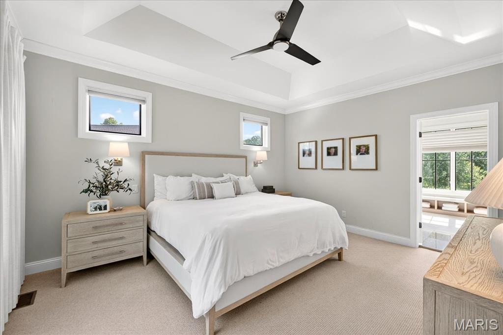 Des Peres, Missouri 63131, United States, 5 Bedrooms Bedrooms, ,5 BathroomsBathrooms,Residential,Active,195682