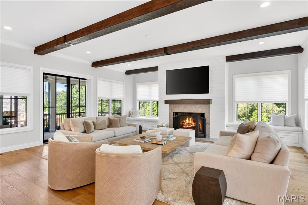 Des Peres, Missouri 63131, United States, 5 Bedrooms Bedrooms, ,5 BathroomsBathrooms,Residential,Active,195682