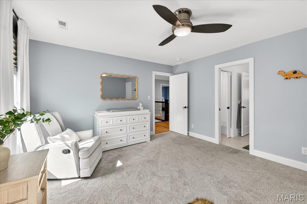 Des Peres, Missouri 63131, United States, 5 Bedrooms Bedrooms, ,5 BathroomsBathrooms,Residential,Active,195682