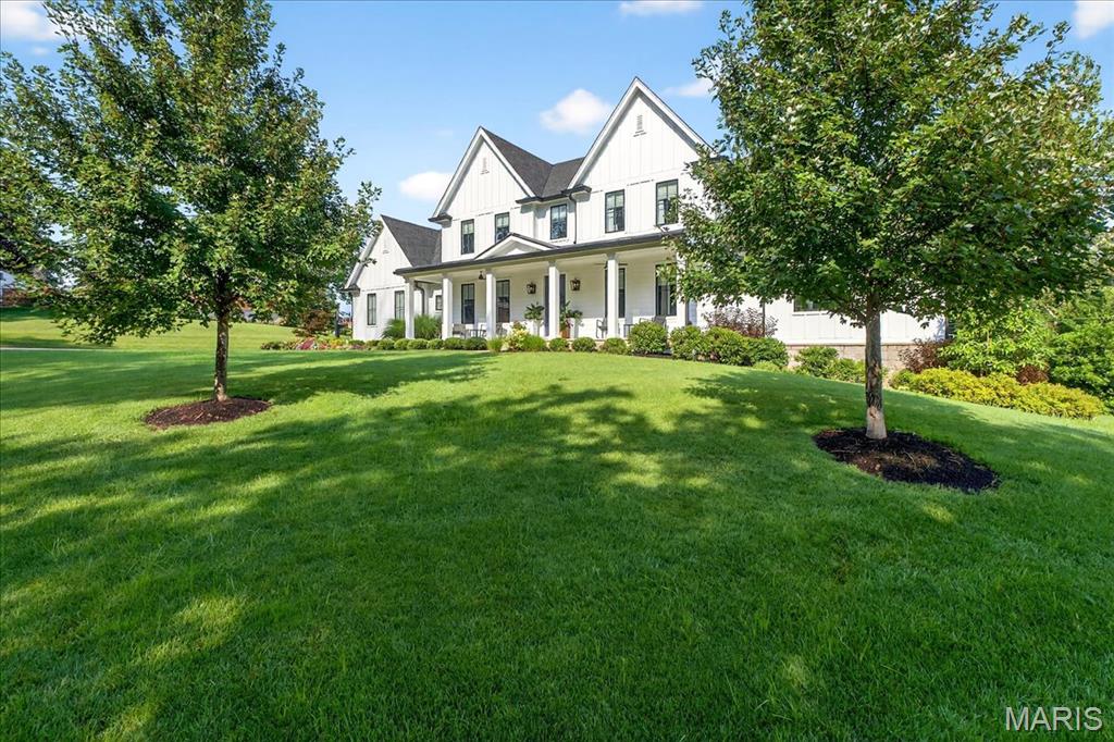 Des Peres, Missouri 63131, United States, 5 Bedrooms Bedrooms, ,5 BathroomsBathrooms,Residential,Active,195682