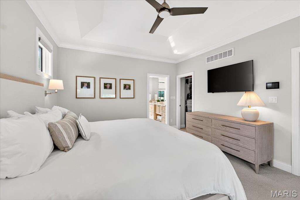 Des Peres, Missouri 63131, United States, 5 Bedrooms Bedrooms, ,5 BathroomsBathrooms,Residential,Active,195682