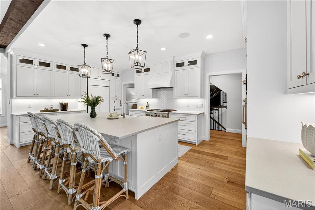 Des Peres, Missouri 63131, United States, 5 Bedrooms Bedrooms, ,5 BathroomsBathrooms,Residential,Active,195682