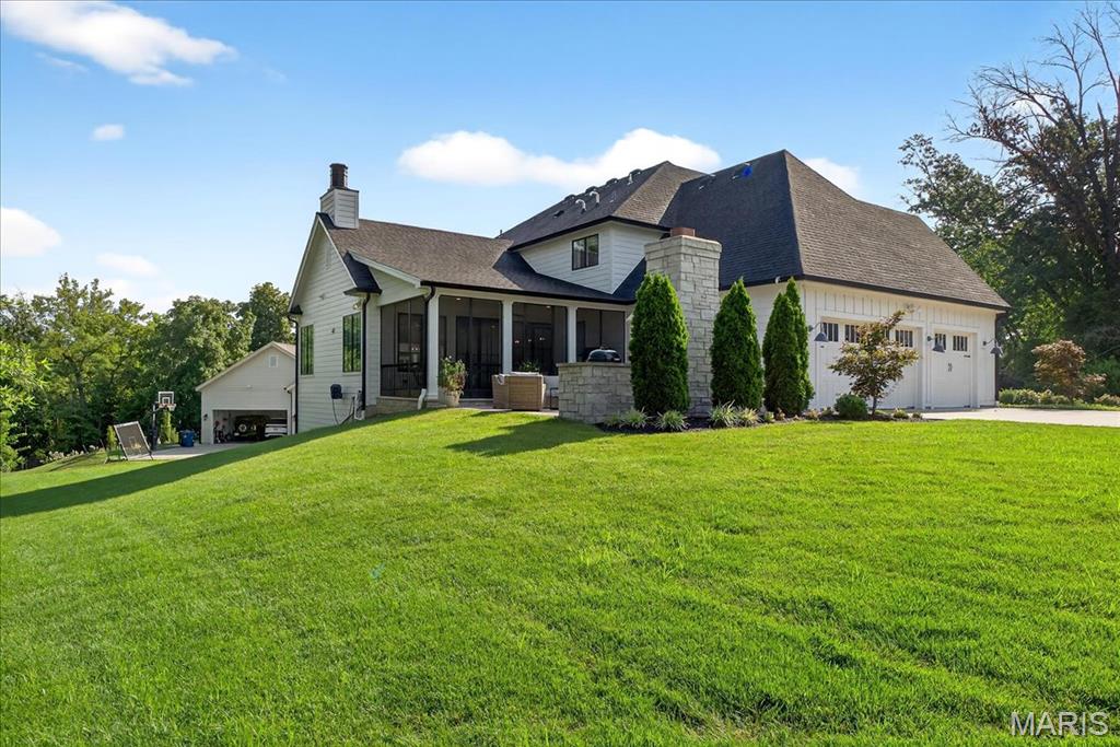 Des Peres, Missouri 63131, United States, 5 Bedrooms Bedrooms, ,5 BathroomsBathrooms,Residential,Active,195682