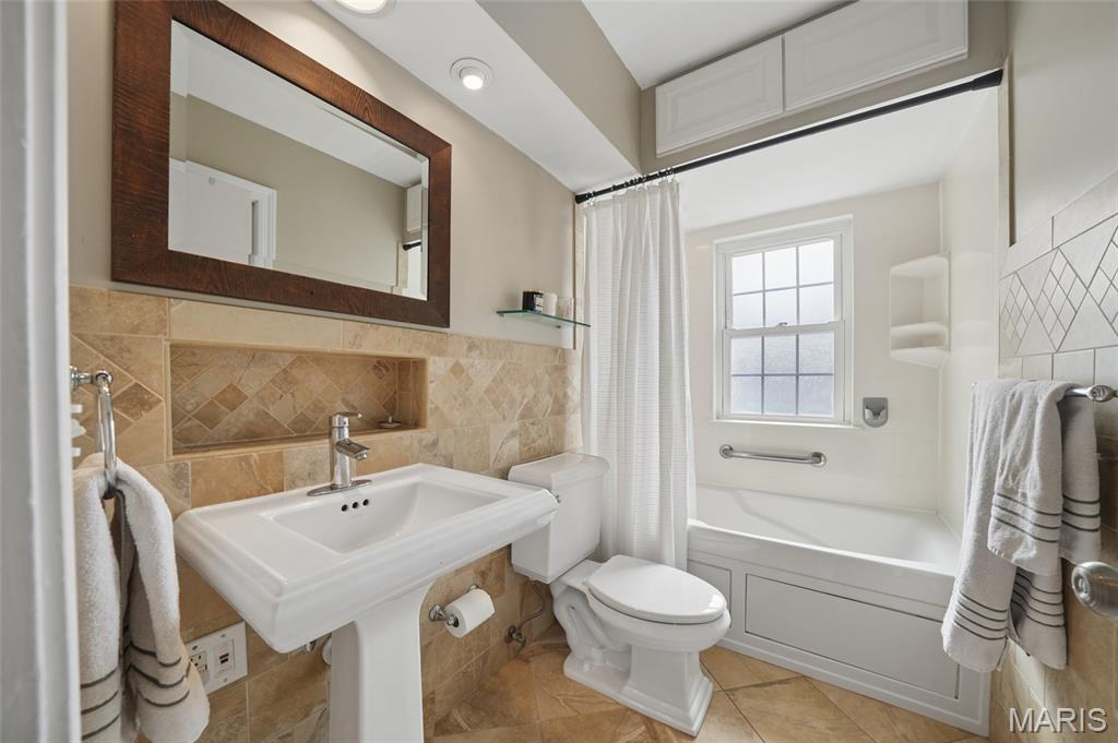 Larchmont - Residential