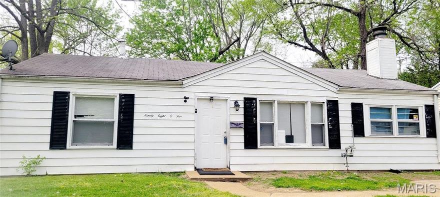 Great investment opportunity or for an occupant to move in!! 2-bedroom, 1-bath home offers immediate income with tenants currently in place. Inside, you’ll find a welcoming living room, an efficient kitchen layout, and some newer laminate flooring that adds a fresh touch. The level backyard provides usable outdoor space, and the home’s simple, low-maintenance design makes it an easy addition to any rental portfolio. A solid choice for investors looking for steady cash flow and long-term potential.