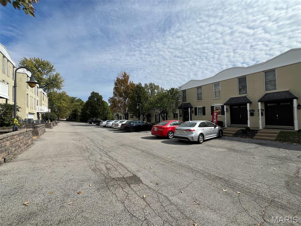 Photo of 14512 Tienda Drive #14512, Chesterfield, MO 63017 (MLS # 26053376)