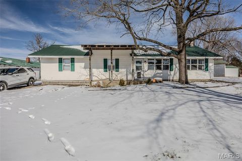 30017 Jeffries Road Richland MO 65556