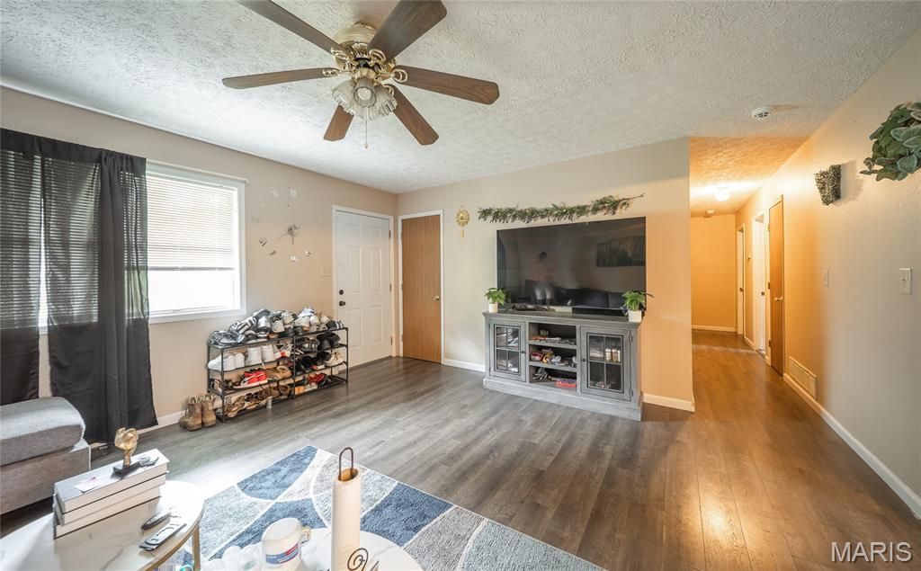 Photo of 24010 Turtle Lane, St Robert, MO 65584 (MLS # 26004305)