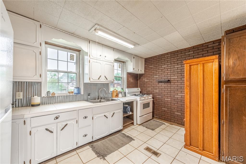 Lutesville - Residential