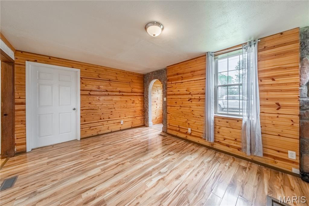 Lutesville - Residential