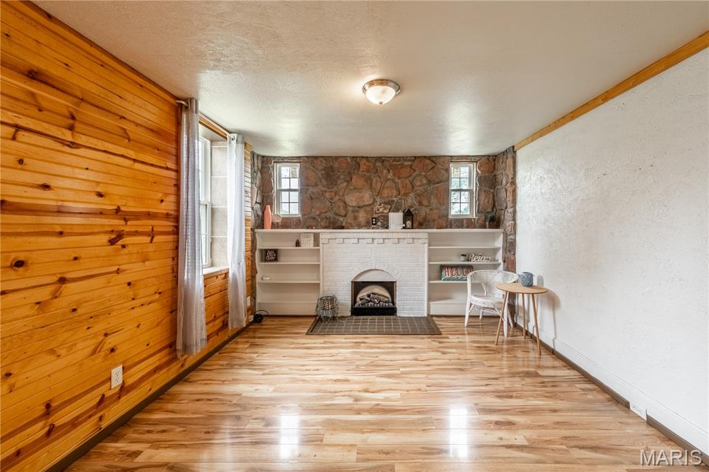 Lutesville - Residential