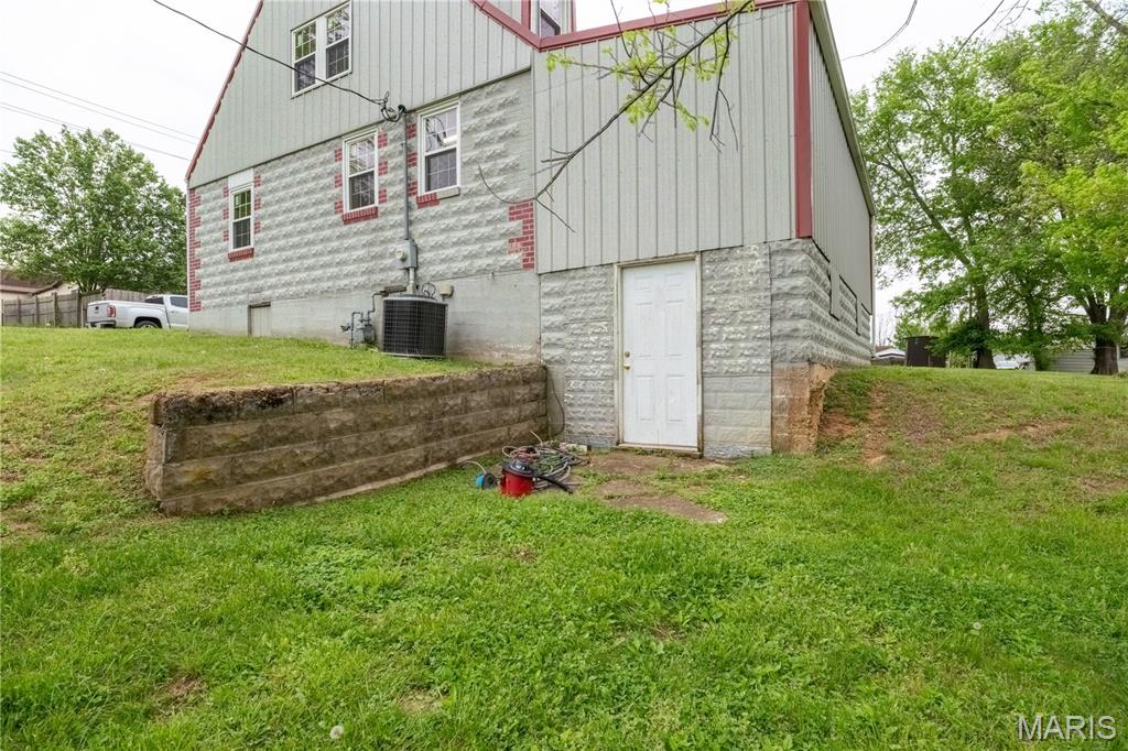Lutesville - Residential