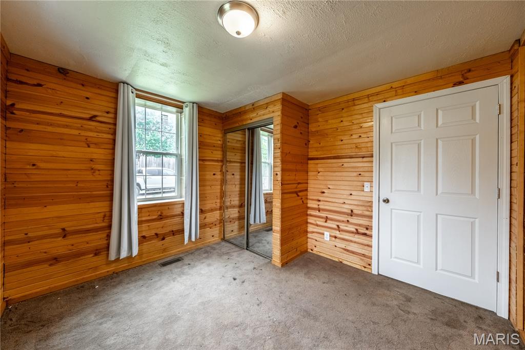 Lutesville - Residential