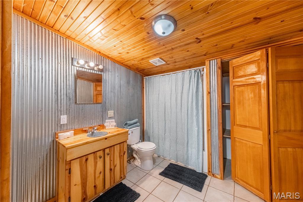Lutesville - Residential