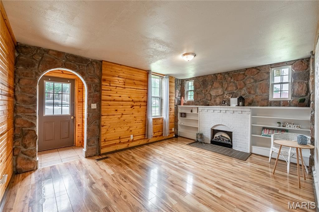 Lutesville - Residential