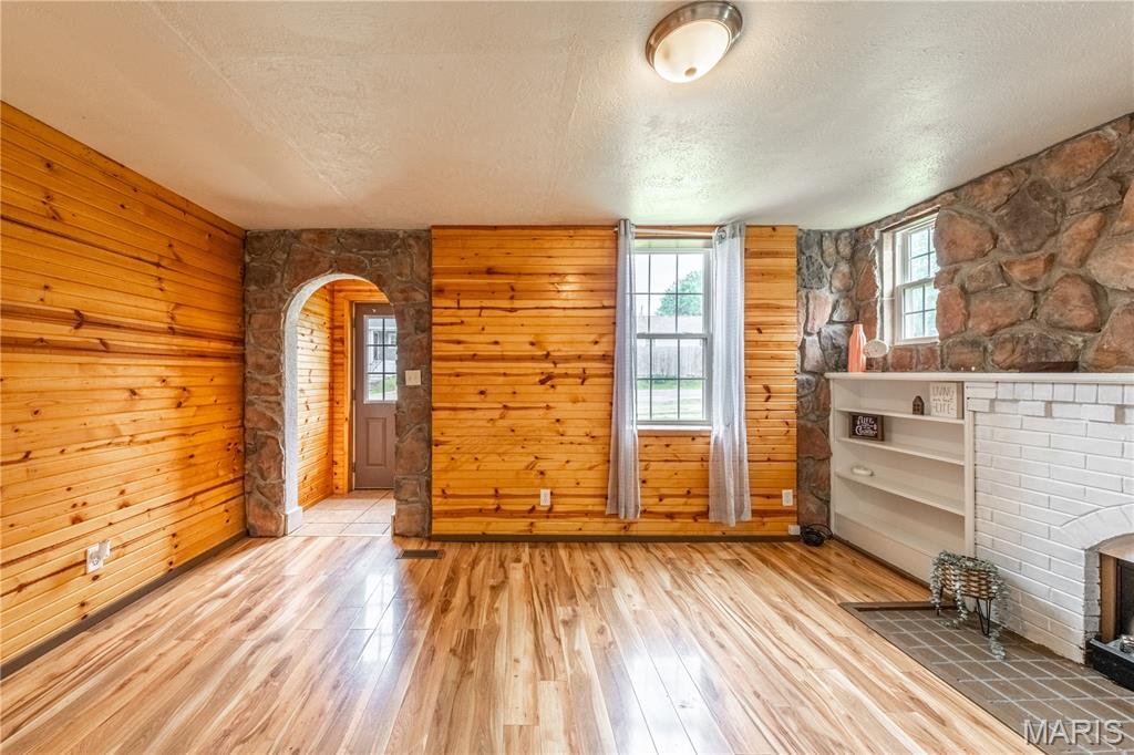 Lutesville - Residential