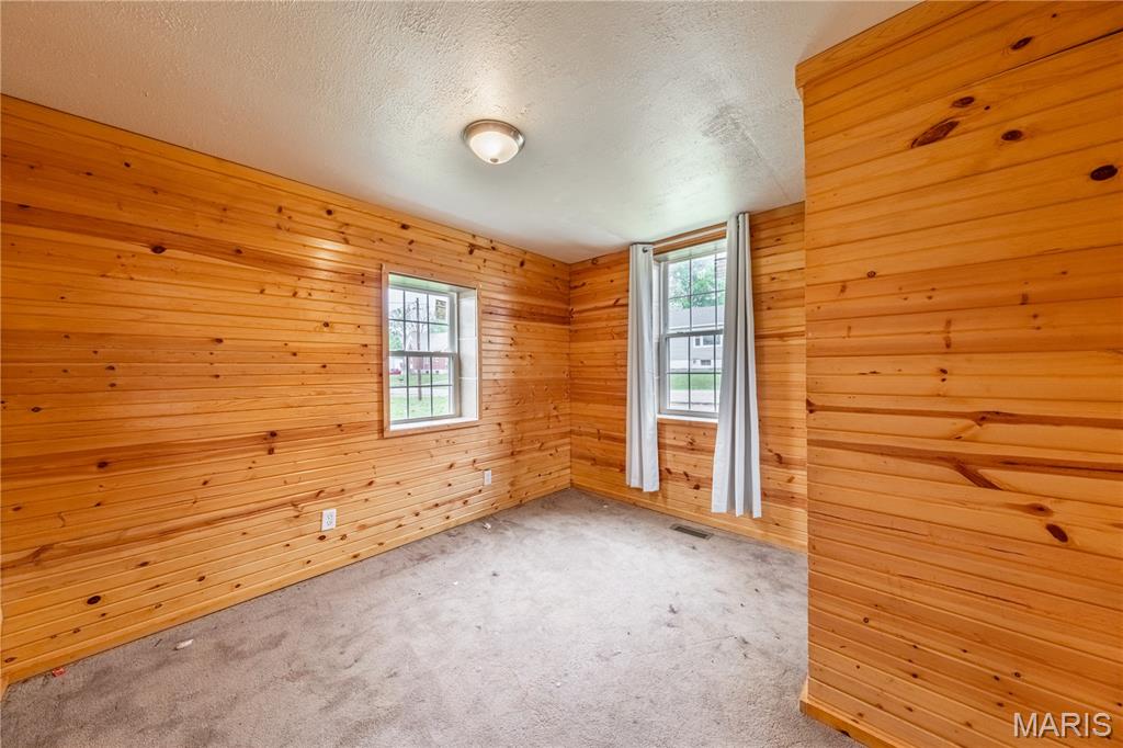 Lutesville - Residential