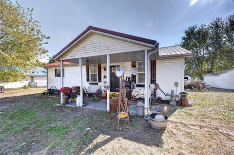 Tiny photo for 305 Greentown Road, Buffalo, MO 65622 (MLS # 26069026)