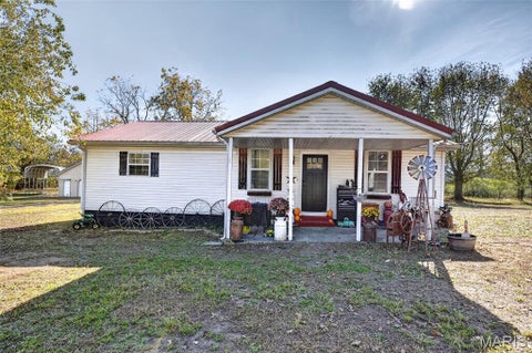 Photo of 305 Greentown Road, Buffalo, MO 65622 (MLS # 26069026)