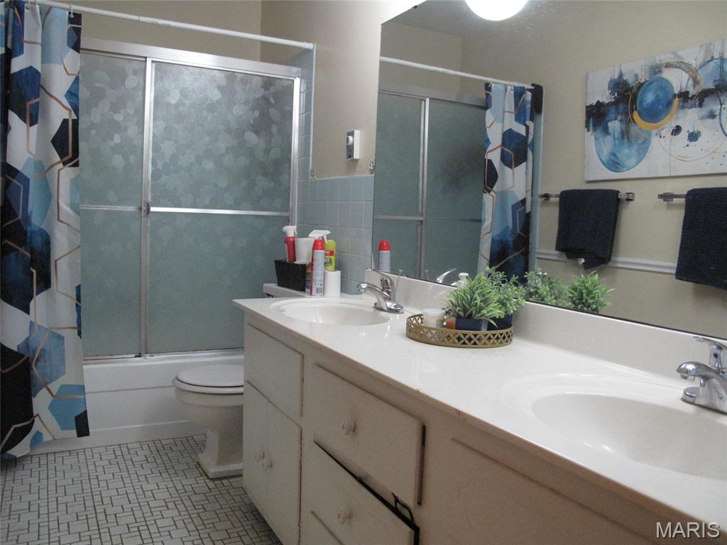 Hazelcrest Condo - Residential