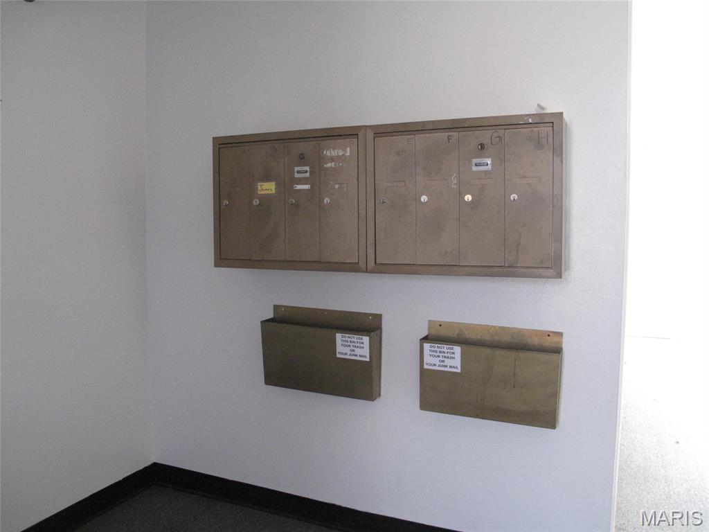 Hazelcrest Condo - Residential