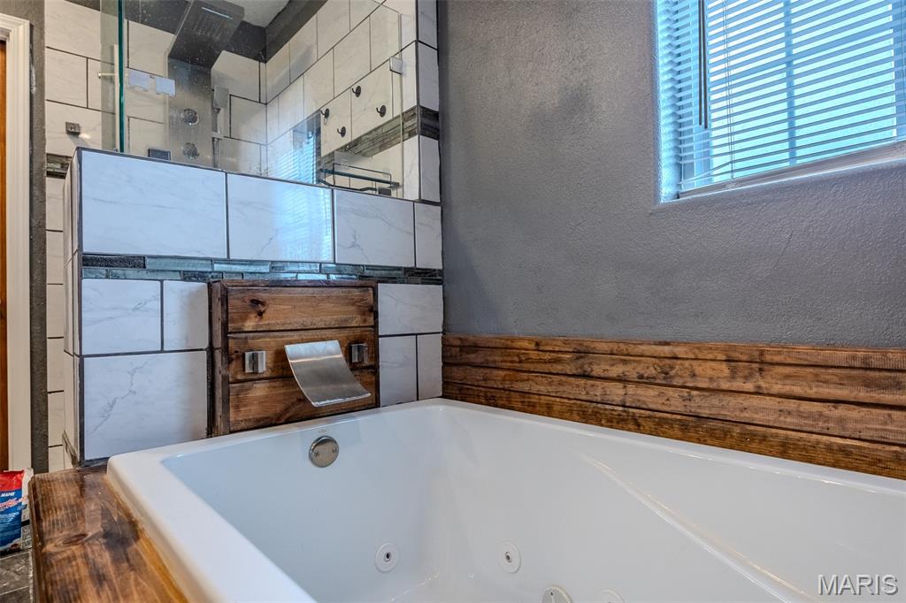 Shalom Mountain - Residential