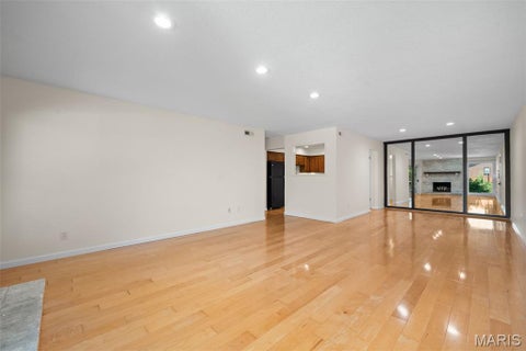Tiny photo for 1968 Meadowtree Lane #5, Kirkwood, MO 63122 (MLS # 26056808)