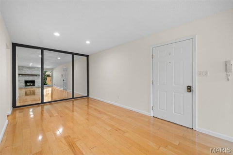 Tiny photo for 1968 Meadowtree Lane #5, Kirkwood, MO 63122 (MLS # 26056808)