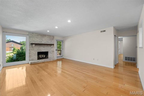 Tiny photo for 1968 Meadowtree Lane #5, Kirkwood, MO 63122 (MLS # 26056808)