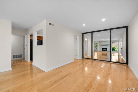 Tiny photo for 1968 Meadowtree Lane #5, Kirkwood, MO 63122 (MLS # 26056808)