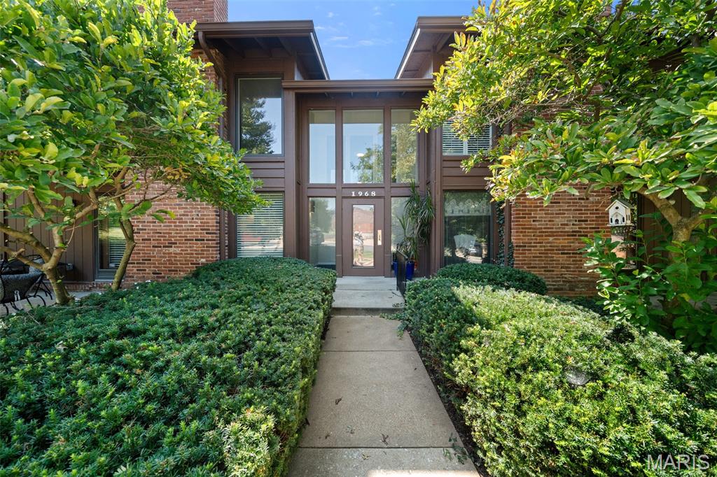 Photo of 1968 Meadowtree Lane #5, Kirkwood, MO 63122 (MLS # 26056808)