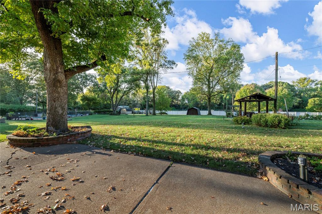 10124 Carolynne Drive