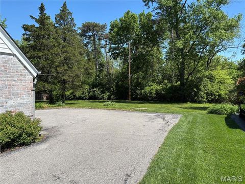 Tiny photo for 908 Woodshire Lane + Lot A Ln, Creve Coeur, MO 63141 (MLS # 26024708)