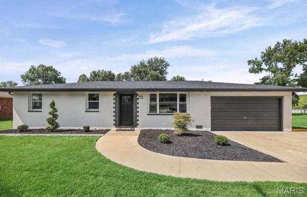 1374 SAINT THOMAS RD, GRANITE CITY, IL 62040 - Image bca8f178c0b1ff1c953d320c8a042f35/4123311132