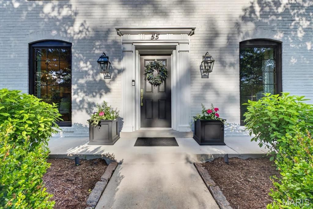 Photo of 55 Berkshire Drive, Richmond Heights, MO 63117 (MLS # 26026567)