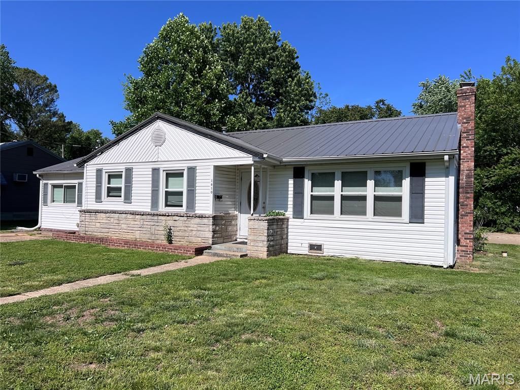 Photo of 1610 Barnes Street, Piedmont, MO 63957 (MLS # 26028818)