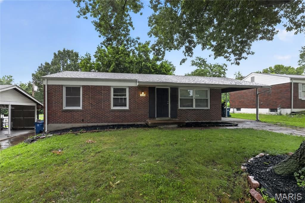 Photo of 1627 Keelen Drive, St Louis, MO 63136 (MLS # 26034847)