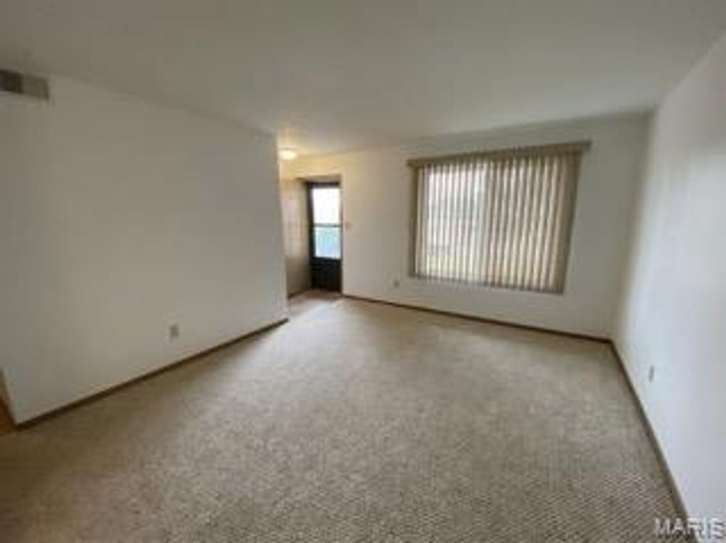 Photo of 10500 Silkwood Court, St Ann, MO 63114 (MLS # 26003153)