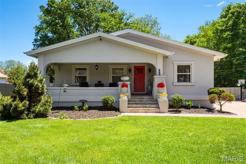 Tiny photo for 1016 Forest Avenue, Kirkwood, MO 63122 (MLS # 26001569)