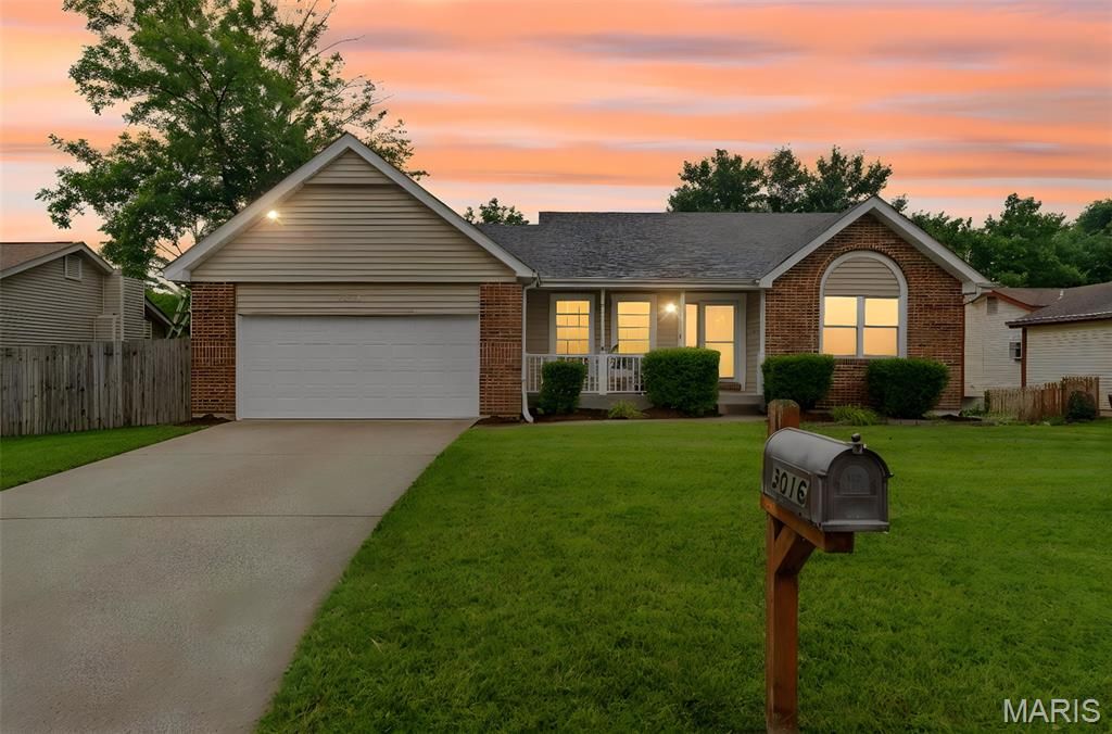 Photo of 3016 Country Knoll Drive, St Charles, MO 63303 (MLS # 26037672)