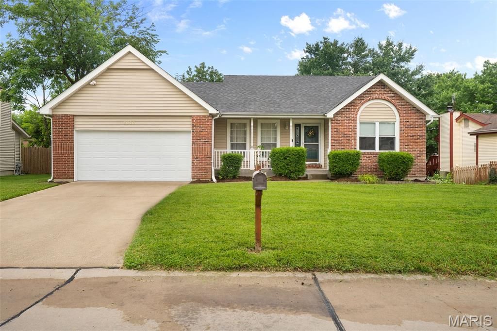 Photo of 3016 Country Knoll Drive, St Charles, MO 63303 (MLS # 26037672)
