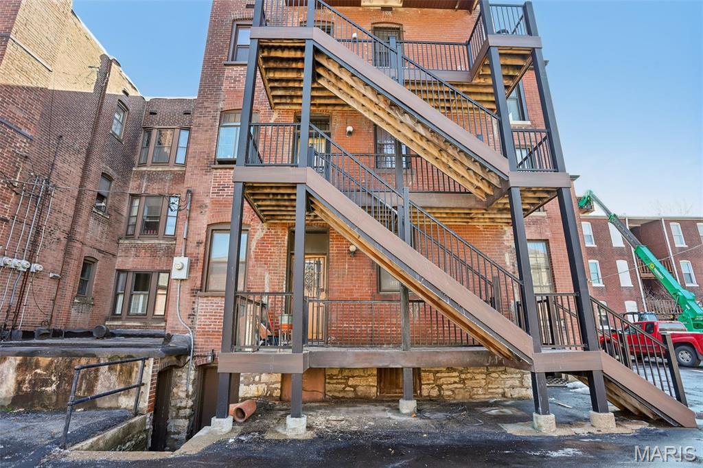 Waterman Condo 01 - Residential