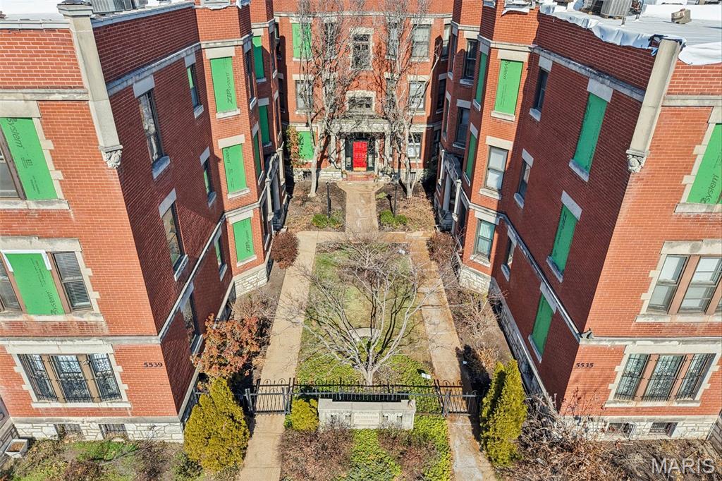 Waterman Condo 01 - Residential