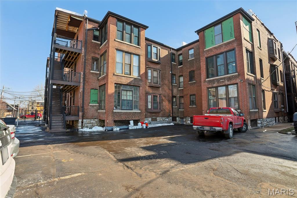 Waterman Condo 01 - Residential