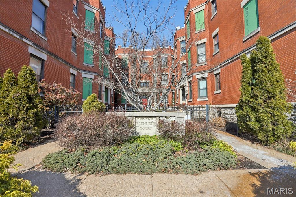 Waterman Condo 01 - Residential