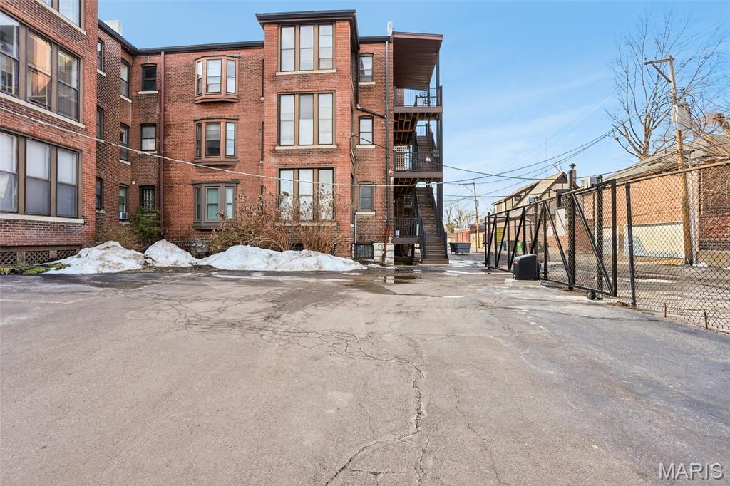 Waterman Condo 01 - Residential